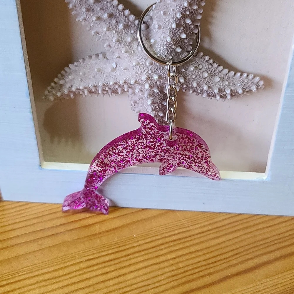 Dolphin resin keychain